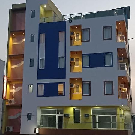 Om Hotel Rohtak ภายนอก รูปภาพ