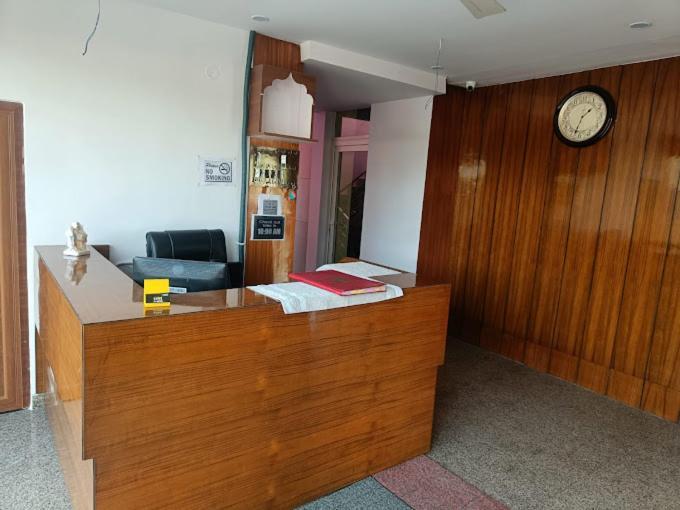 Om Hotel Rohtak ภายนอก รูปภาพ